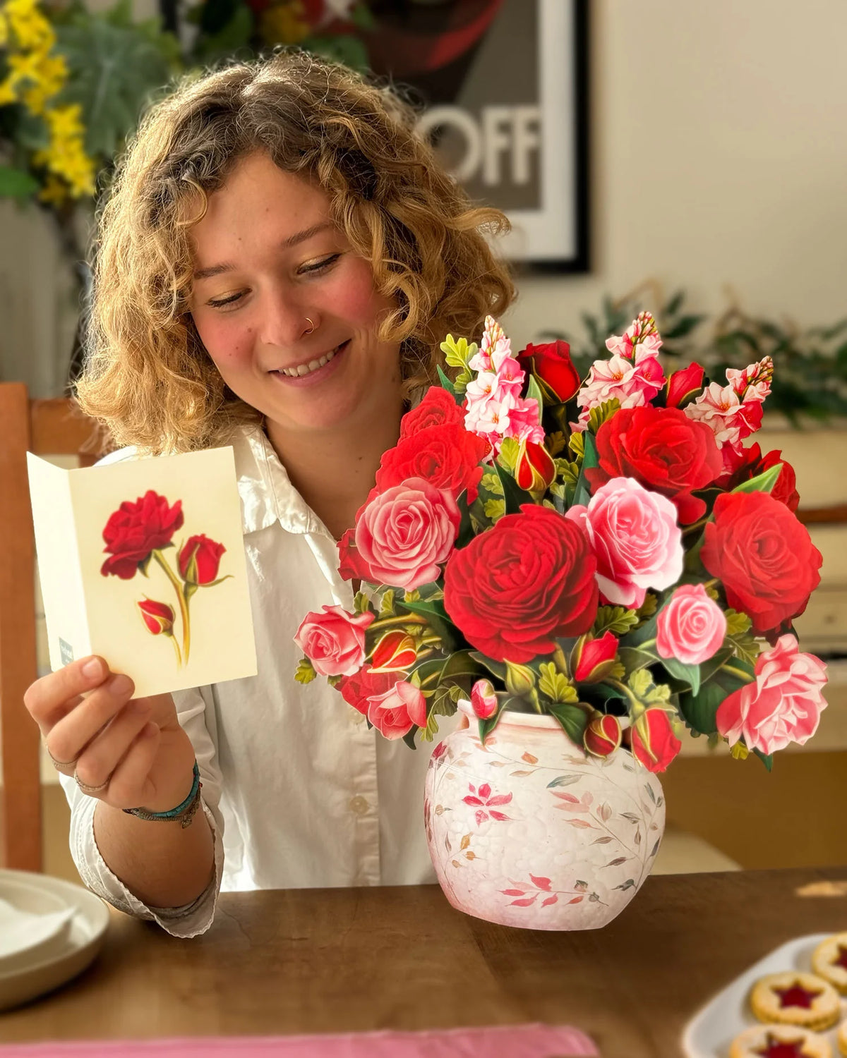 Blooming Roses Flower Bouquet Pop-Up Card